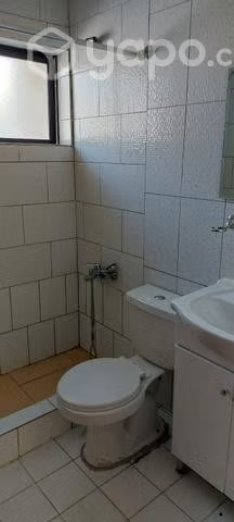 Casa, muy buen barrio, metros del centro