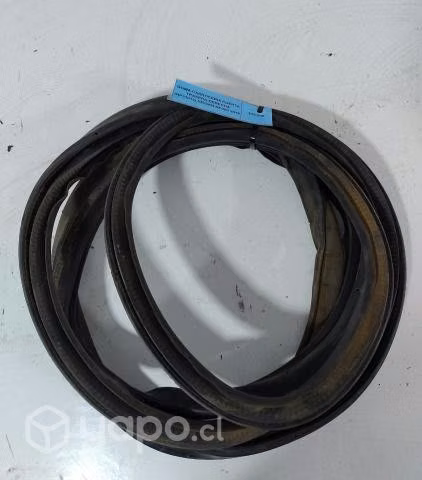 Goma Carroceria Pta tra der (NP31015) Nissan NP300