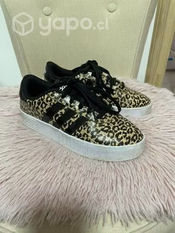 Zapatilla Adidas