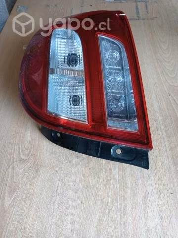 Farol trasero derecho Suzuki Baleno con detalle