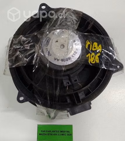 Par Parlantes (MBA186) Mazda BT50 4x4 2.2 MEC 2020