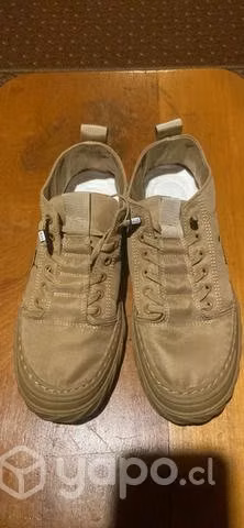 Zapatillas nuevas, sin uso