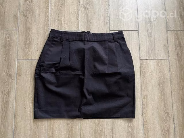Falda de tela marca H&M negra talla 38 - Imagen 2