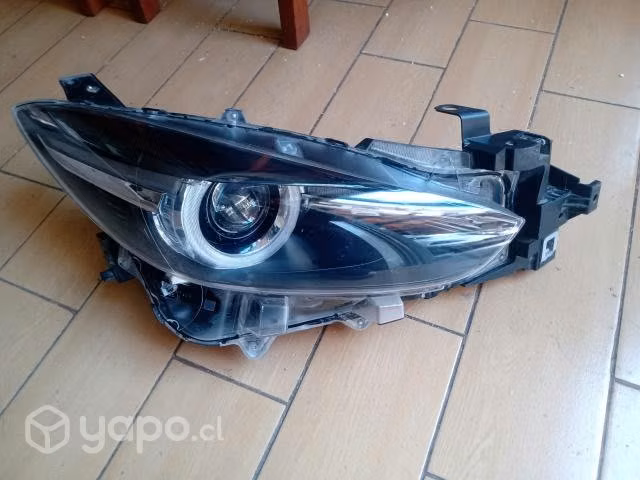 Mazda  optico derecho original LED