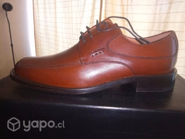 Par de zapatos Guante modelo 1928 color brandy