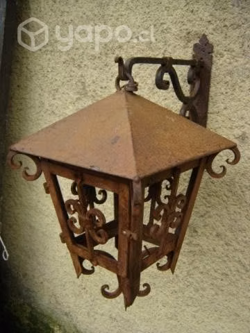 Farol de muro de hierro