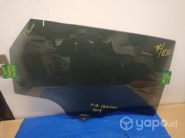 Vidrio trasero kia carens original RH