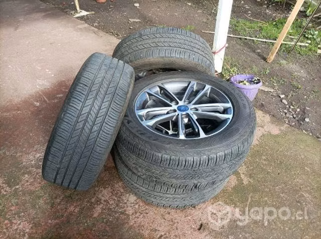 Llantas con neumáticos de Ford territory