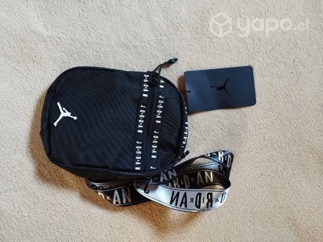 Bolso Jordan color negro