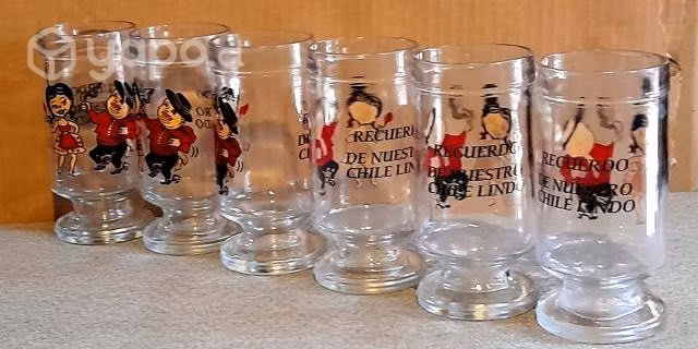 Copas de vidrio con dibujos animados