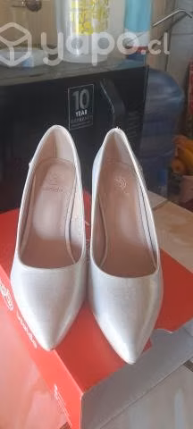 Zapato de mujer taco alto colo blanco