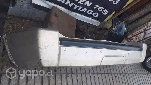 Parachoque Trasero Commander