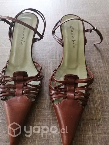Lindos zapatos de cuero 1 puesta