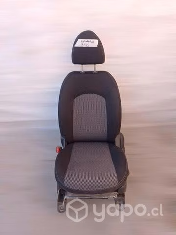Asiento delantero LH Nissan Versa 2014 2019