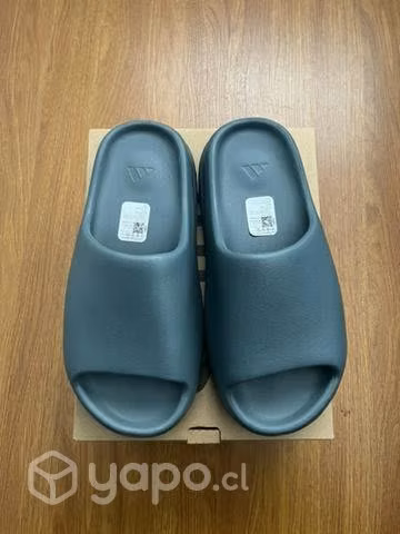 Yeezy Slide Slate Marine'