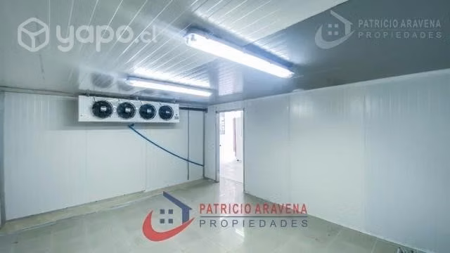 Bodega de alimentos refrigerados y congelados