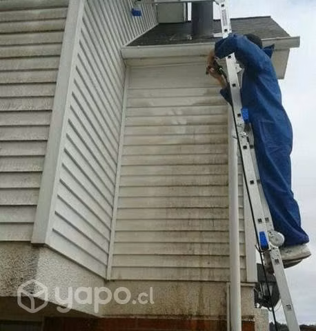 Limpieza de casas y patio con hidrolavadoras