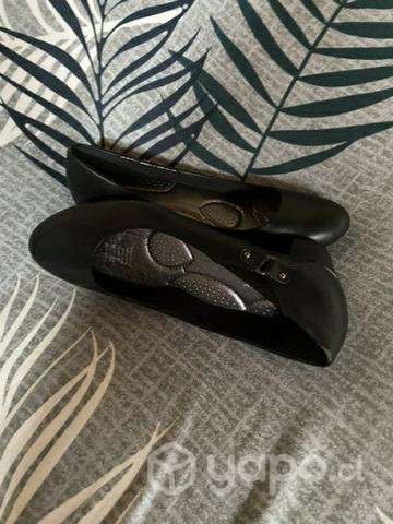 Zapatos. Nuevos - Imagen 2
