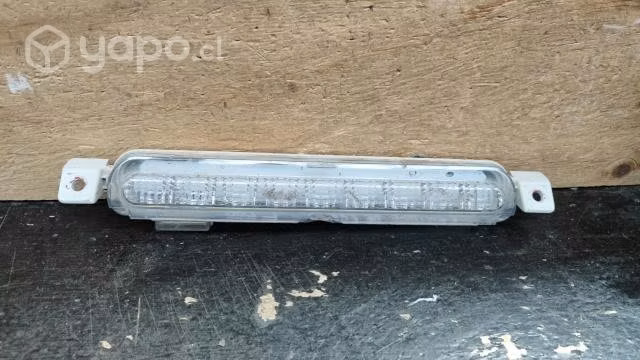 Luz de freno Mitsubishi l200 /rgd01m02j