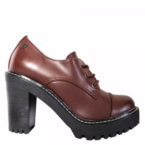 Hermosos zapatos color burdeo