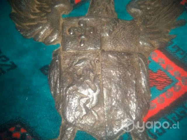 Antiguo Emblema aguila casa romana fierro fundido