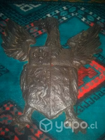 Antiguo Emblema aguila casa romana fierro fundido