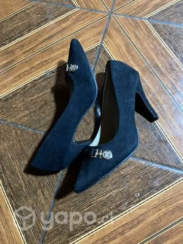 Zapatos. Negros