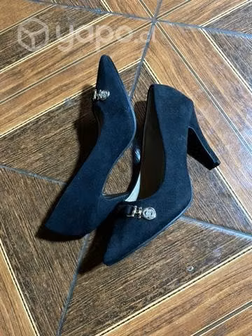 Zapatos. Negros