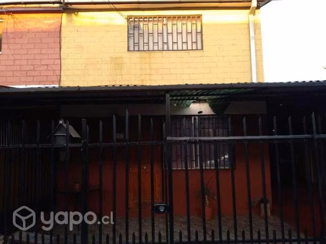 Casa 2 pisos en comuna de Santa María