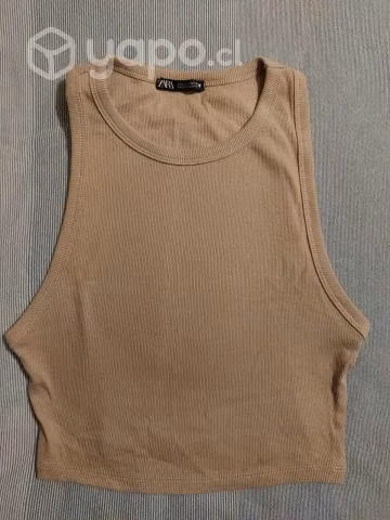 Top Zara color beige. Poco uso, está como nueva