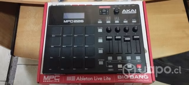 Akai MPD226