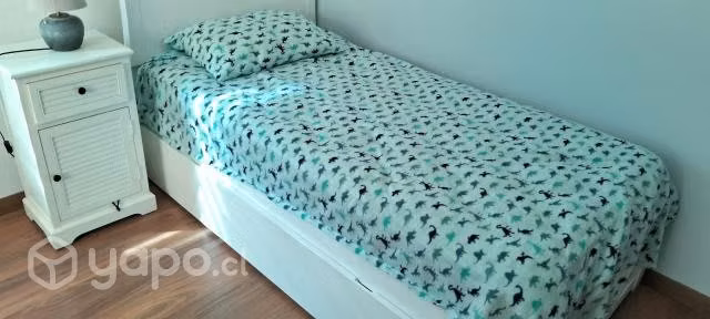 Cama con auxiliar y mesita de noche - Imagen 3