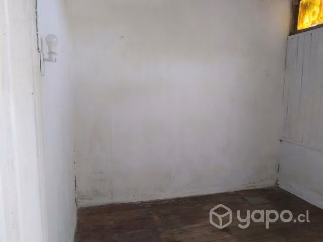 Arriendo pieza la Cisterna Metro Parron
