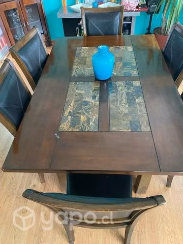 Comedor con 06 sillas