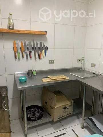Mesón metálico profesional de cocina