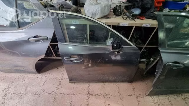 Puerta copiloto mazda 3 2017