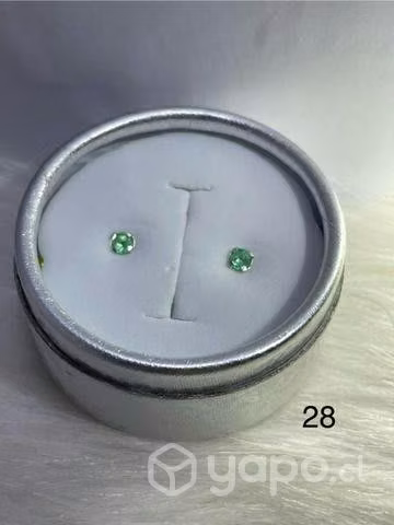 Aretes de plata tipo topo con esmeraldas genuinas