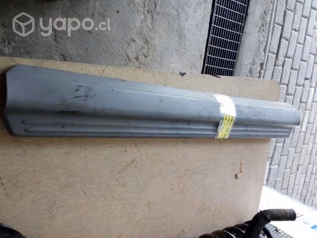Cubre Zocalo delantero derecho chevrolet dmax