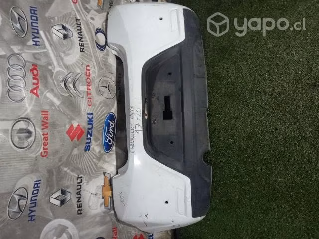 Parachoque trasero chevrolet onix 17 20