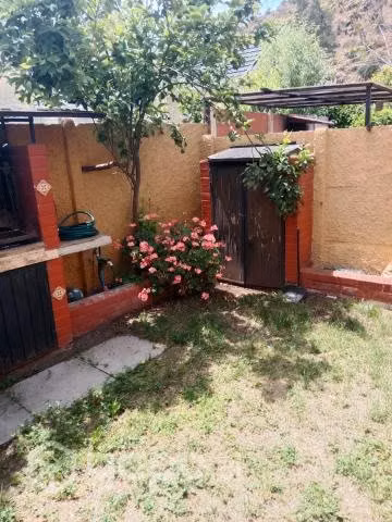 Excelente casa en arriendo en condominio