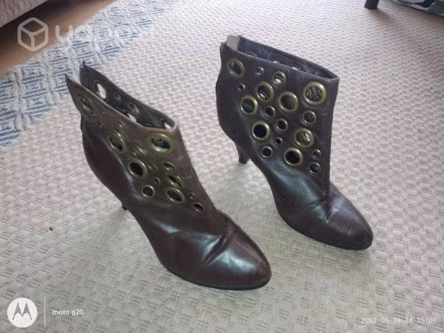 Botines marca Hush Puppies talla 36