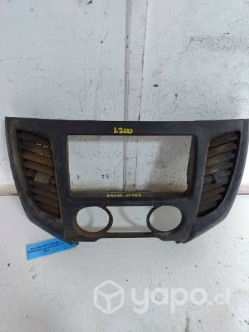 Moldura radio (MNL047) Mitsubishi L200 4x4 Diesel