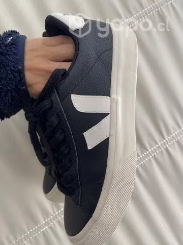 Zapatillas Veja cuero negras