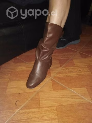 Bota cuero café 38