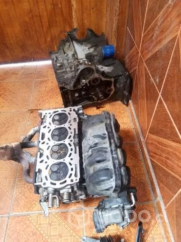 Motor desarmado de toyota yaris 2015