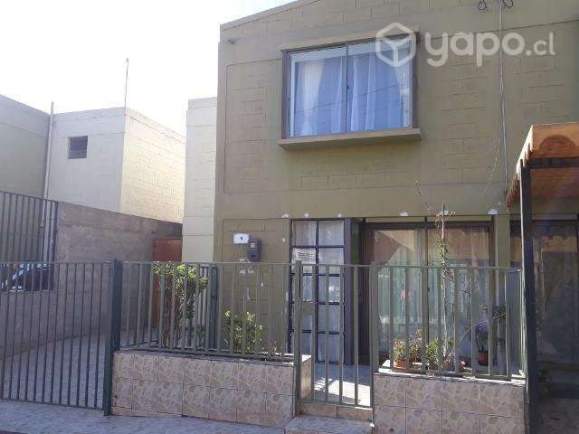 Comoda casa en condominio seguro - Imagen 2