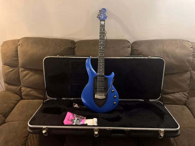 Ernie Ball Music Man Majesty Siberian Sapphire