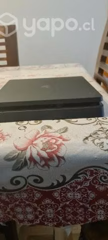 Play 4 con 12 juegos y 1 mando uso adulto