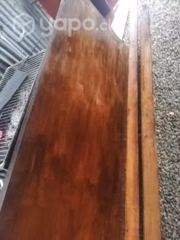 Puertas buen estado sin detalles recien barnizadas