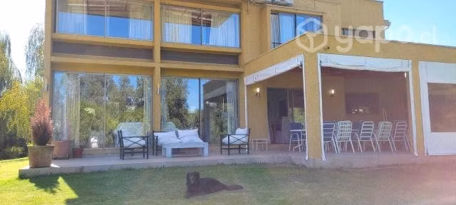 Casa en terreno urbano de 5.000 metros cuadrados